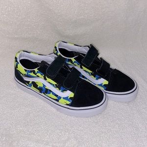 Shark glow in the dark vans